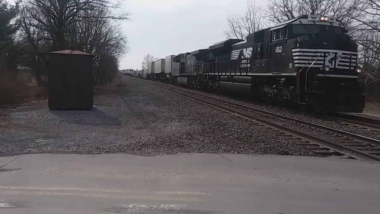 NS1182 NS4158 - YouTube
