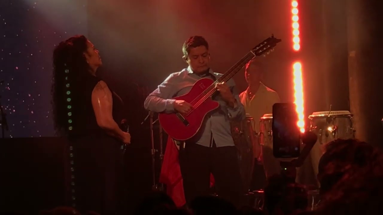 Cuando llora mi guitarra - Eva Ayllón en Barcelona