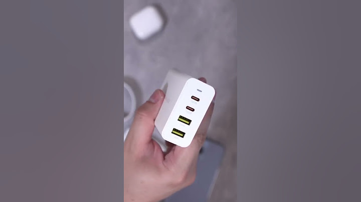 Best Way to Charge iPhone, AirPods, and Apple Watch When Traveling