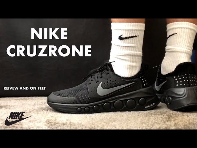 nike cruzrone triple black