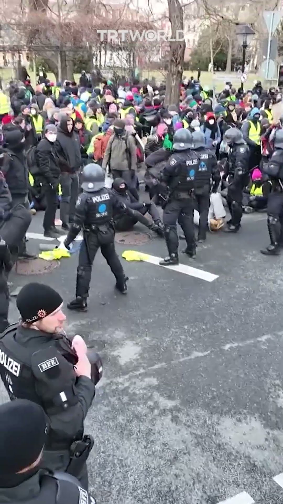 German police officers violently remove protesters near far-right AfD congress