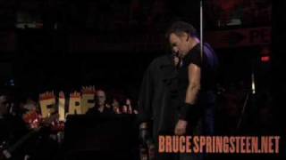 Video thumbnail of "Bruce Springsteen - Fire - Live from Philadelphia - Working On A Dream Tour - 2009"