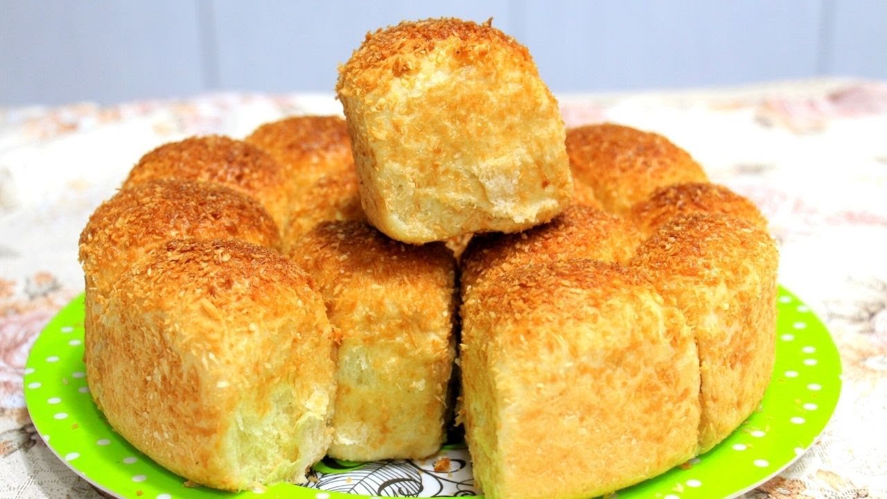 Coconut Rolls (Pão Doce de Coco) - Easy and Delish