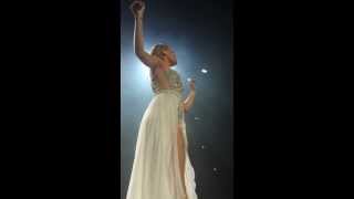Beginning of Jessie J singing 'Thunder' London O2 Arena - 29/10/2013