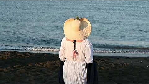 Deborah Massaro nel video promo per Emily Dickinson