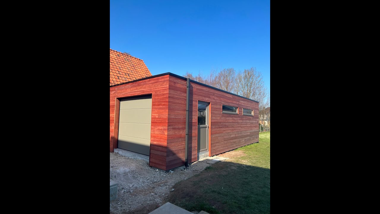 Op maat maken van tuinhuis en garage in Padouk.