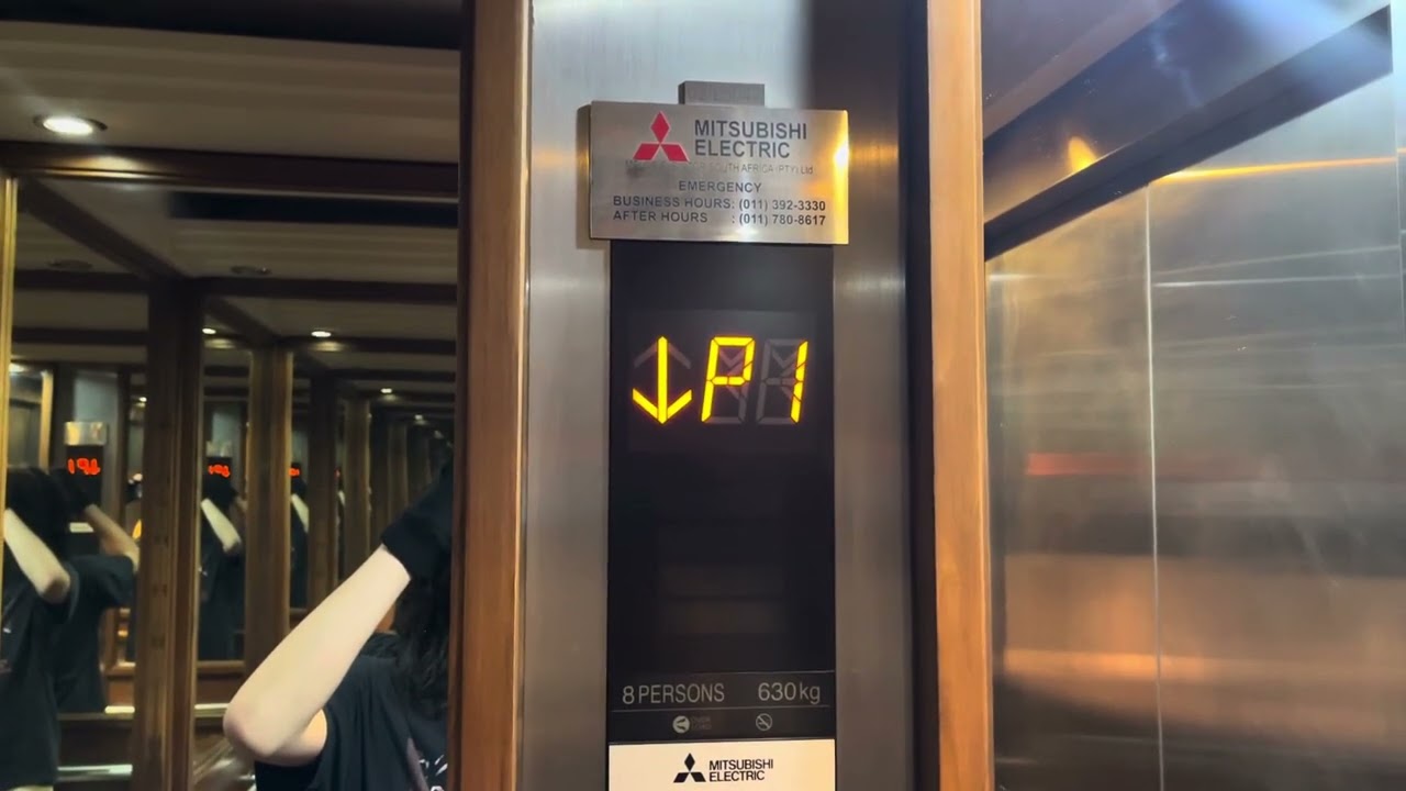 Mitsubishi Elenessa MRL traction elevators (mod) @ Garden Court Hotel Sandton (parking), JHB, RSA
