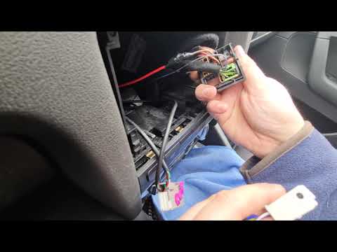 Instalacja zmieniarki Bluetooth dla RNS-e w Audi A3 8P | Digital changer assembly