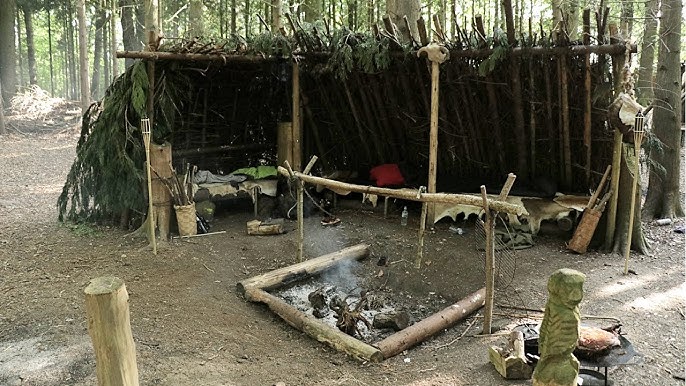 Bushcraft Camp - Solo Overnight in the Super Shelter, Axe, Campfire, Lean  to Shelter 