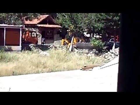 ნუცუბიძის პლატოზე სკვერში ლოდების ჩაყრა