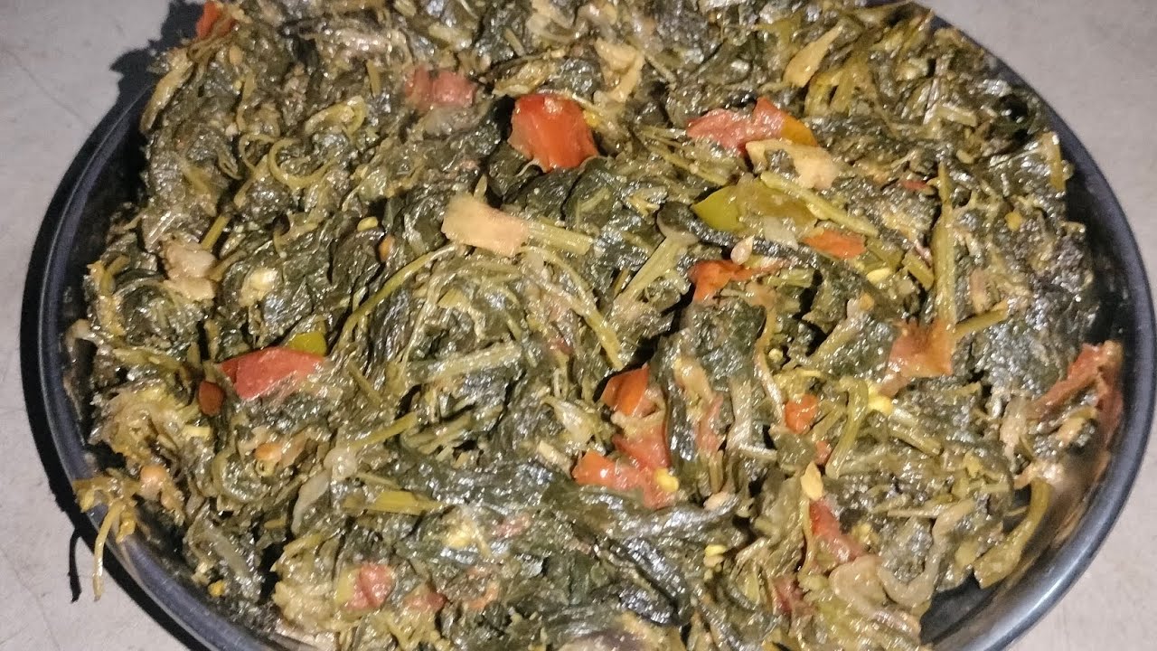 बिहारी देसी स्टाइल में बनाए बथुआ,सरसों और केराओ का साग/Bihari style men bathua sarso aur keraoo sag 