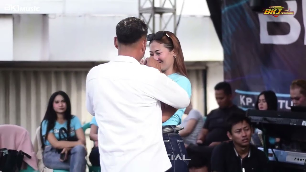 CINDY BOCIL || GADIS BALI || BKJ MUSIK SANTUY IN CIMARENG