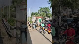 🚂14005/14006 Lichchavi Express on Bhullanpur railway station at 130kmph Fastest Speed Crossing Fatak