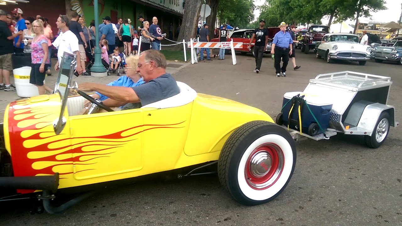 Back to the FiftiesMinnesota State Fairgrounds Car show event /June