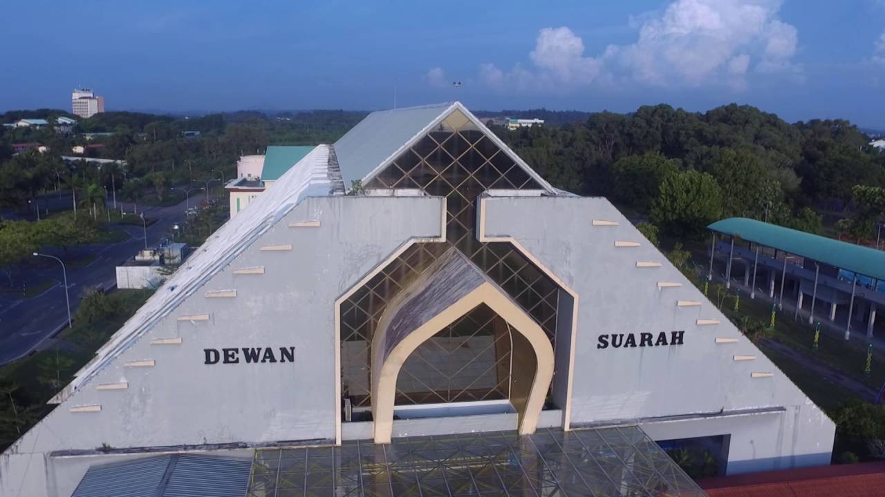 Drone At Bintulu Padang Healthy People Healthy Lifestyle Joggers Swimmers Youtube