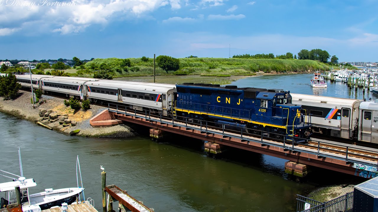 Full HD 60FPS: Central Railroad of New Jersey GP40PH-2 4109 on the New York & Long Branch Railroad