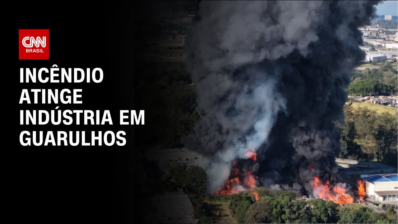 Incêndio de grandes proporções atinge indústria em Guarulhos | BOLETIM CNN