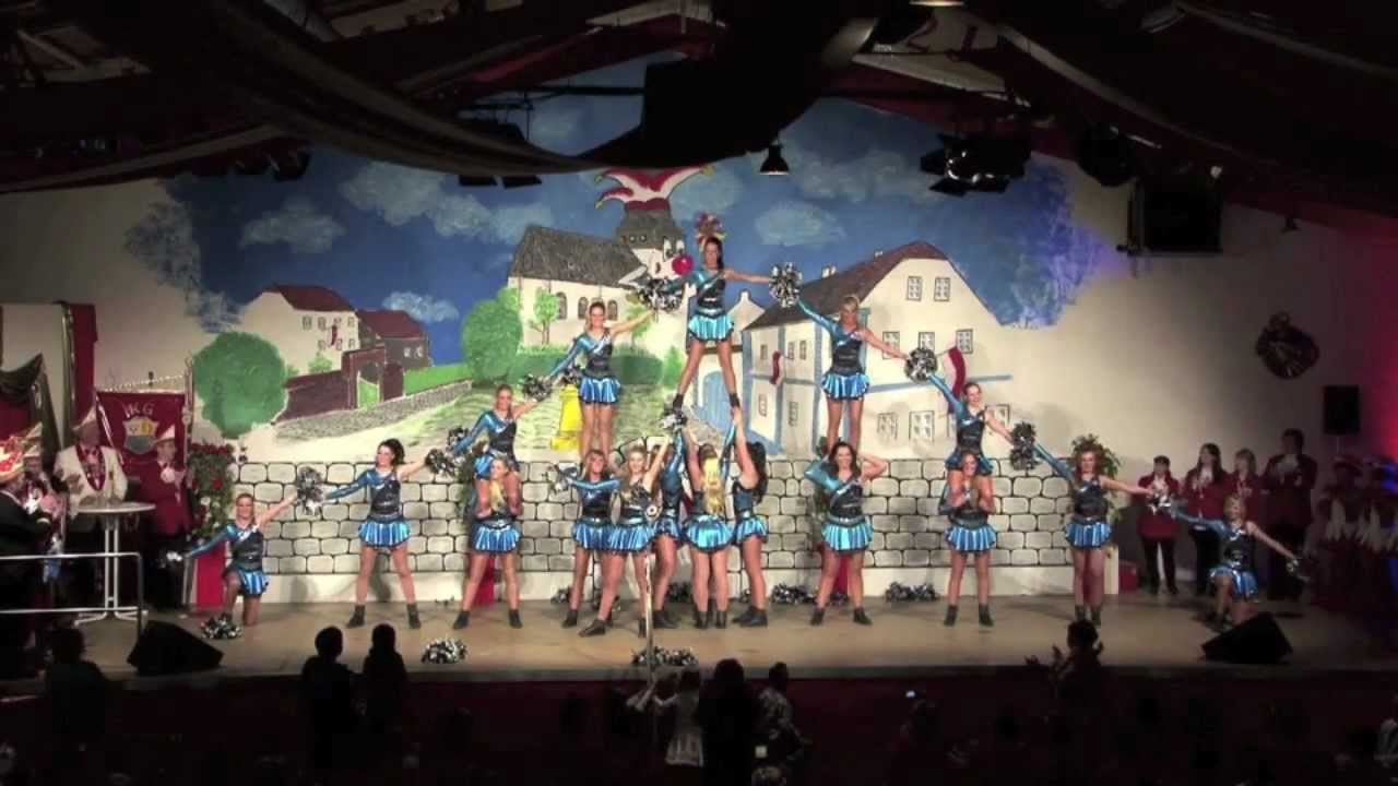 Dancing Cheers Lommersum