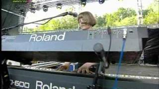 Electrelane - Bells - Live @ Paredes de Coura 2007.08.15 (01/10) [4:3 HQ]