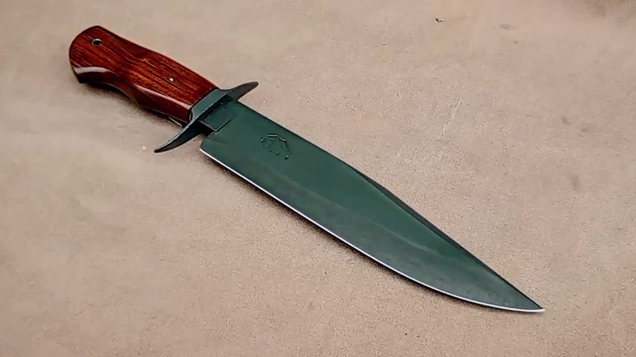 Fazendo uma faca bowie.