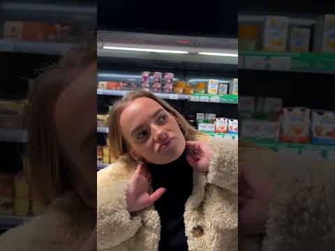 А вы тоже так ищите мам по магазину? #рек #реки #тренды #жиза #юмор #скетч