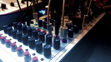 Self playing patch on Random Source Serge Mantra