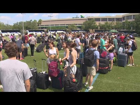 Tulane University students evacuate New Orleans, head to Houston