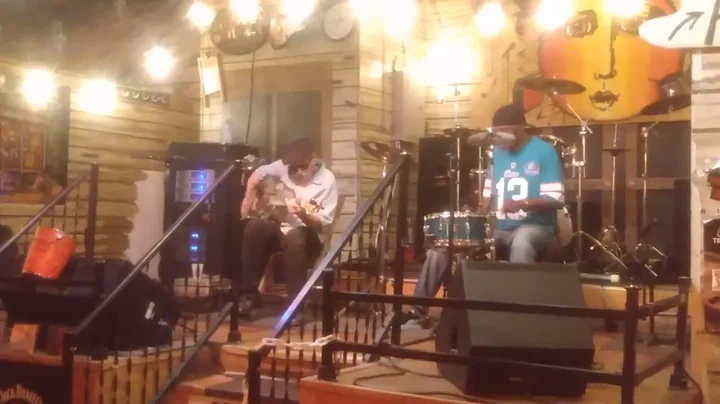 Shake That Thing at Kingston Mines - Studebaker Jo...