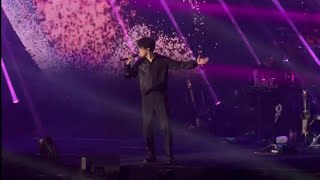 Dimash Qudaibergen - The Love of Tired Swans (Live in Malaysia) Resimi