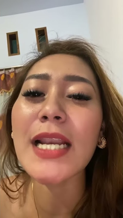 vita alvia menirukan adi cepuk