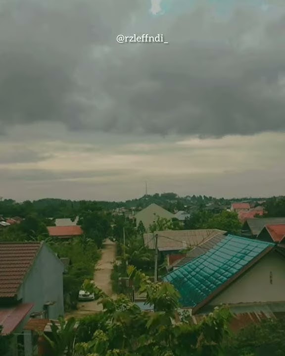 Story wa  BENCI TAPI RINDU