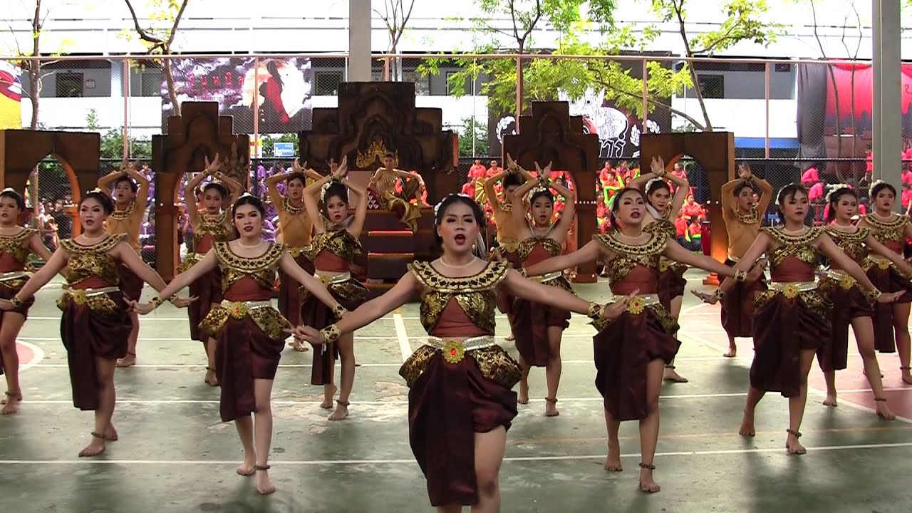 หลีดเตรียมพัฒน์รัชดา คณะปาริชาต สีแดง ปี 57