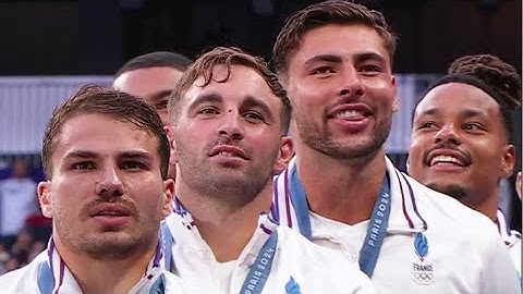 JO PARIS 2024 - Frissons, sourires, fierté : La première Marseillaise grâce aux Bleus du rugby à 7