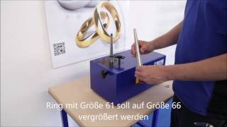 Trauring-Herstellung. Ringweitenänderungsmaschine. Trauringproduktion.