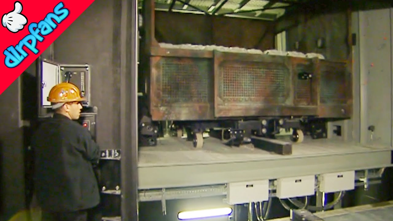 Building Tower Of Terror at Disneyland Paris