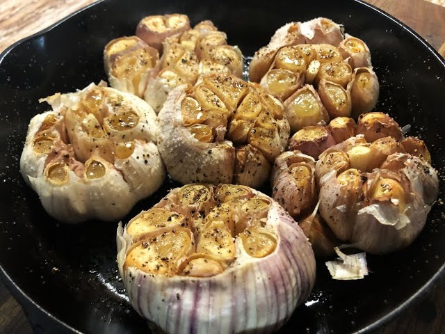 Pre-Seasoned Cast Iron Garlic Roaster Bake