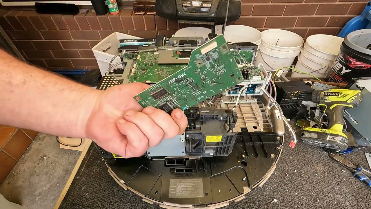 Sony High End Projector Scrap - What's Inside? - YouTube