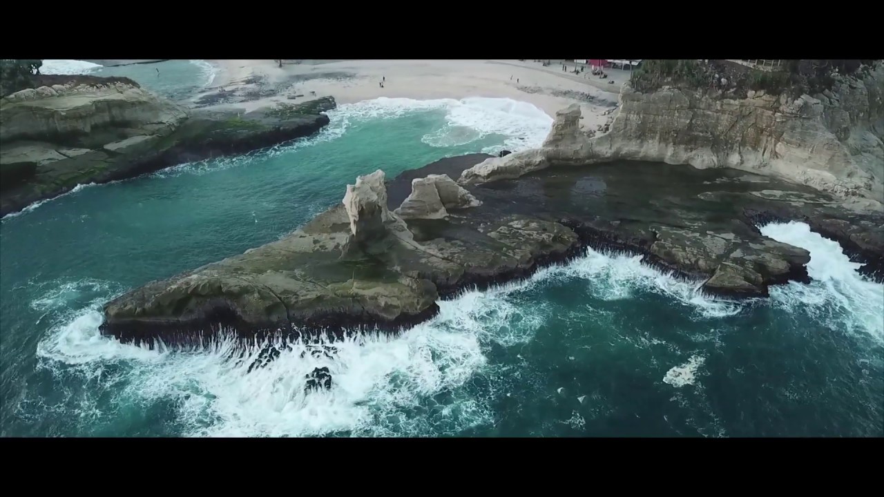 Uniknya Pantai Klayar Pacitan Dengan Ikon Seruling Samuderanya