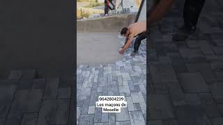 Pose pavé - Comment poser des pavés sur une avancée de garage maçonnerie construction shorts