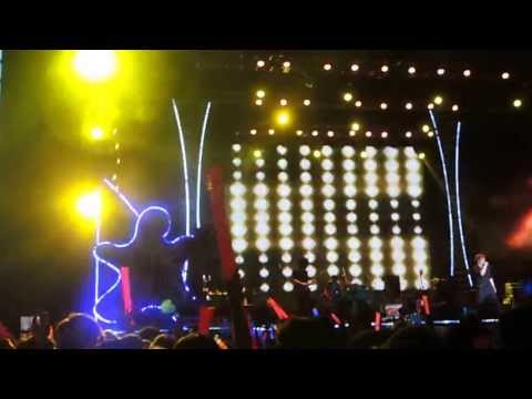 2013貢寮海洋音樂祭 『五月天』傷心的人別聽慢歌