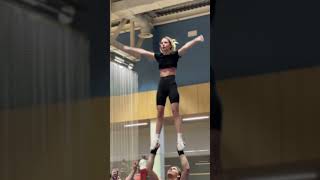 Было больно 😒 #cheer #cheerleading #dance #sportshorts #acrobatics #черлидинг #sports #cheerleader