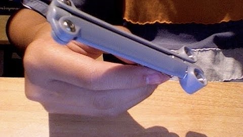 Drop and single flip tricks W/Baliyo (Balisong Pen)