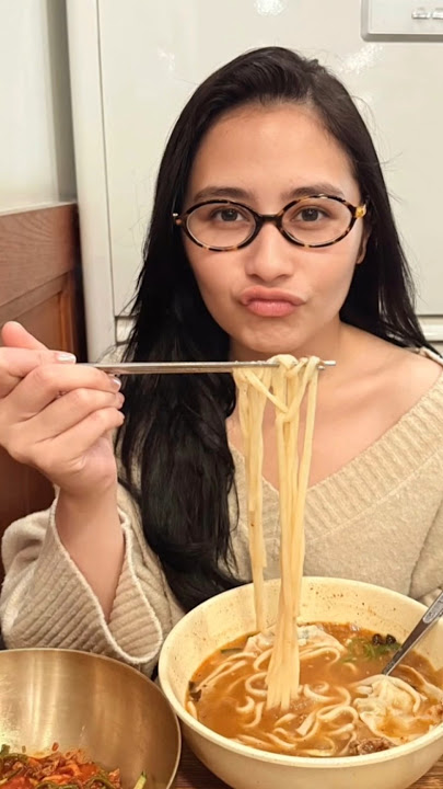 MOOD BANGET PRILLY NGAKAK, OMARA TAK BISA BILANG LEUPET #prillylatuconsina #beritaartis #shorts