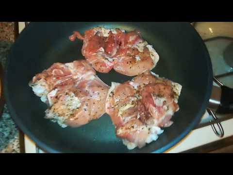 Сочные куриные бедрышки.