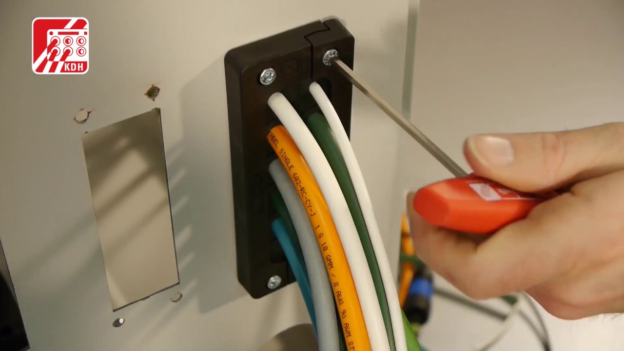 Intrare cabluri cu conectori - Asamblare si montaj - Cadru KDL/D + garnituri