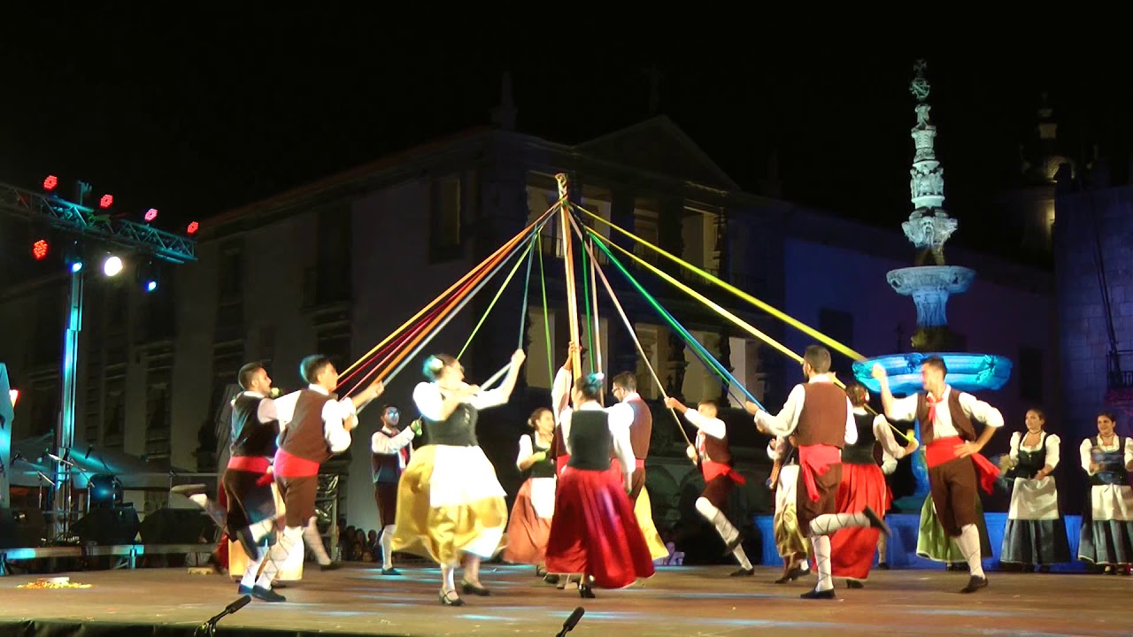 Sicilian folk dance: Ballo della cordella