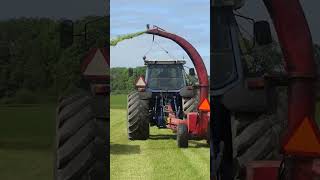 Ford 8730 Power Shift in the field chopping grass