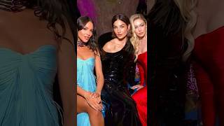 Eiza González posó como diosa griega en el after party de los #Oscar #Vanity #eizagonzalez