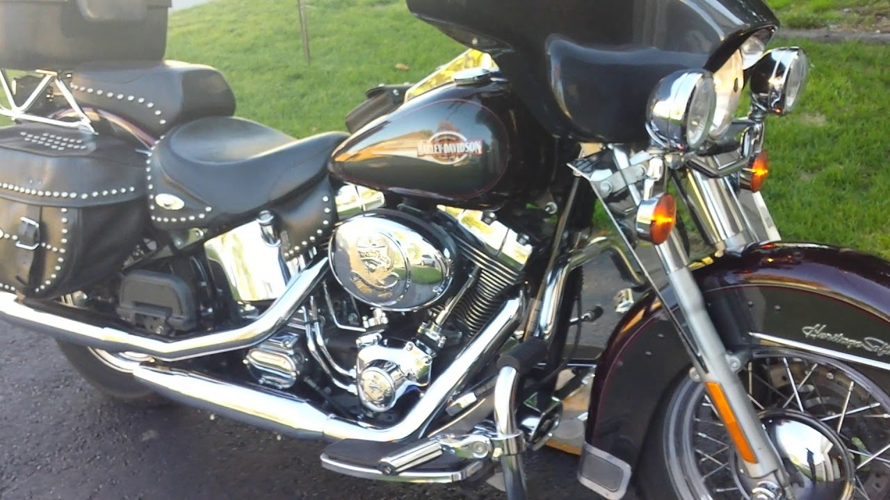 2006 Heritage Softail Classic with Original tour pack pad YouTube