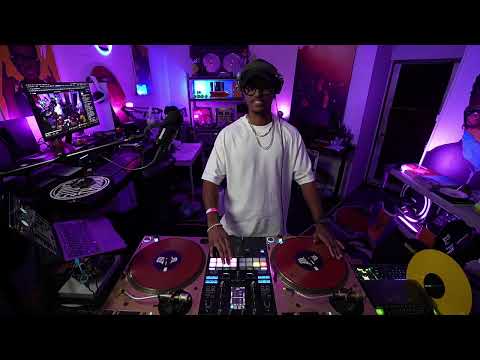 جمهور الجزائر يحدث الشغب بالملعب بعد الإقصاء المستحق واتهامه بالرشوة لحكم المباراة برفع المال 